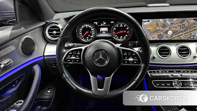 Mercedes-Benz E-Class W213 2018 Серый из Кореи, фото 3