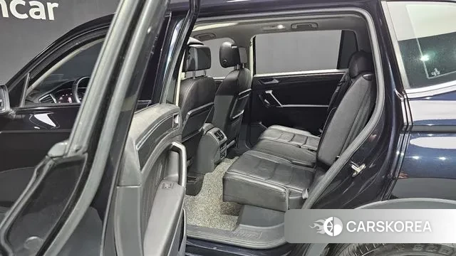 Volkswagen Tiguan Allspace 2020 Черный из Кореи, фото 3