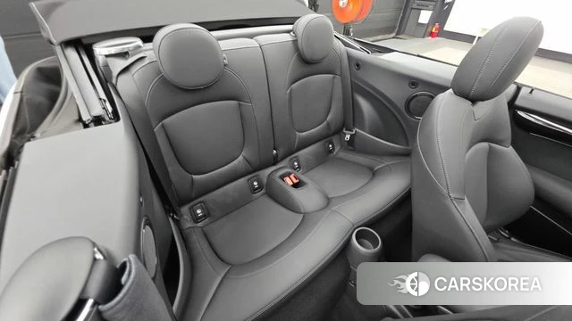 Mini Cooper Convertible 2024 Белый из Кореи, фото 3