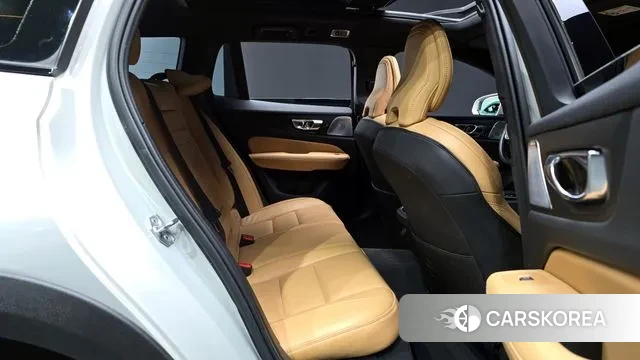Volvo V60 Cross-Country 2nd Generation 2021 Серебристо-серый из Кореи, фото 3