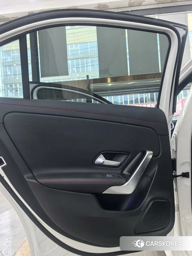 Mercedes-Benz Class A 2024 Белый из Китая, фото 3
