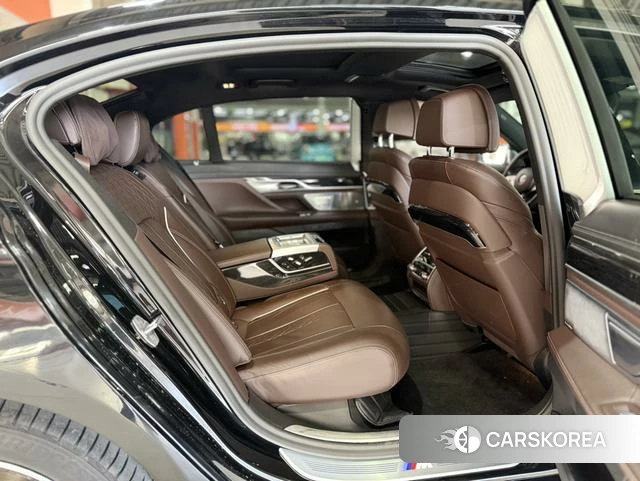 BMW 7 series 2021 Черный из Китая, фото 3