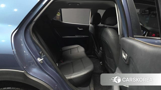 Kia Stonic 2018 Синий из Кореи, фото 3