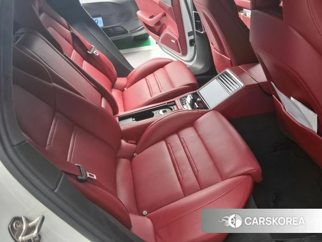 Porsche Panamera (971) 2022 Белый из Кореи, фото 3
