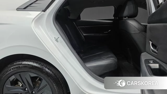 Hyundai Avante Hybrid (CN7) 2022 Белый из Кореи, фото 3