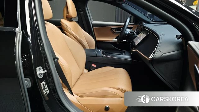Mercedes-Benz E-Class W214 2025 Черный из Кореи, фото 3