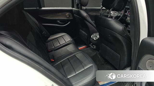 Mercedes-Benz E-Class W213 2018 Белый из Кореи, фото 3