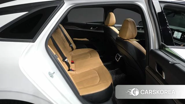 Kia K5 3rd generation 2023 Белый из Кореи, фото 3