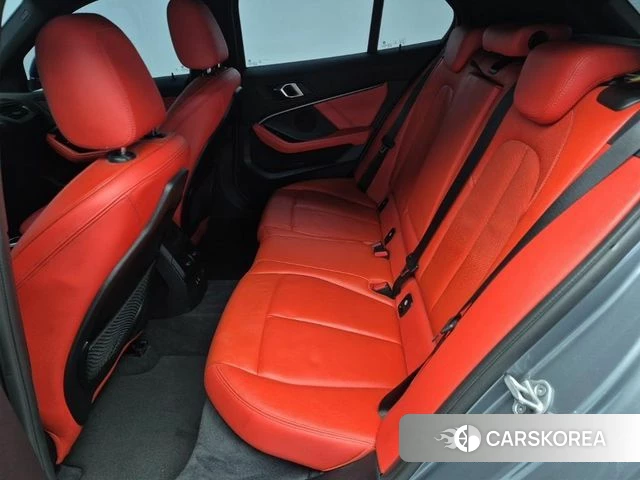 BMW 1 Series (F40) 2022 Серебристо-серый из Кореи, фото 3