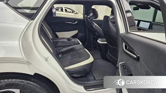 Kia EV6 2023 Белый из Кореи, фото 3