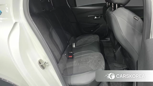 Peugeot e-208 second Generation 2023 Белый из Кореи, фото 3