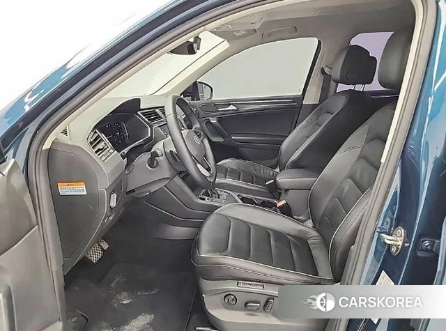 Volkswagen Tiguan second Generation 2022 Синий из Кореи, фото 3
