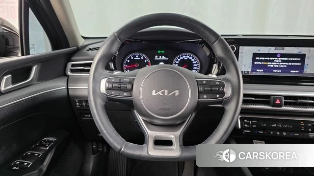 Kia K5 3rd generation 2023 Черный из Кореи, фото 3