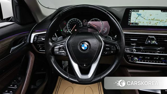 BMW 5 Series (G30) 2018 Белый из Кореи, фото 3