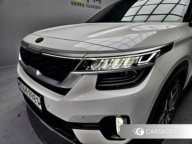 Kia Seltos 2019 Белый из Кореи, фото 3