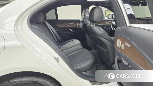 Mercedes-Benz E-Class W213 2021 Белый из Кореи, фото 3