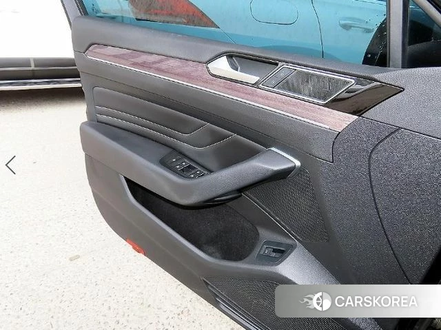 Volkswagen Passat GT (B8) 2021 Черный из Кореи, фото 3