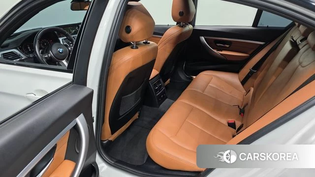 BMW 3 Series (F30) 2018 Белый из Кореи, фото 3