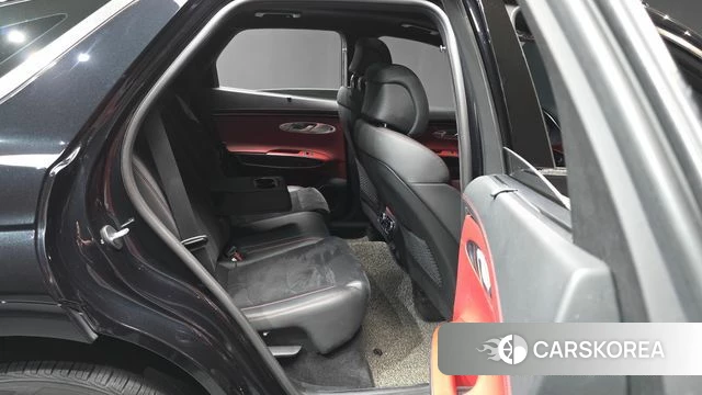 Genesis GV70 2021 Черный из Кореи, фото 3