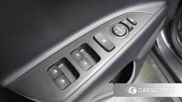 Kia Stonic 2018 Черный из Кореи, фото 3