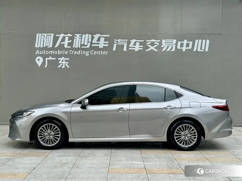 Toyota Camry 2024 Silver/gray из Китая, фото 3