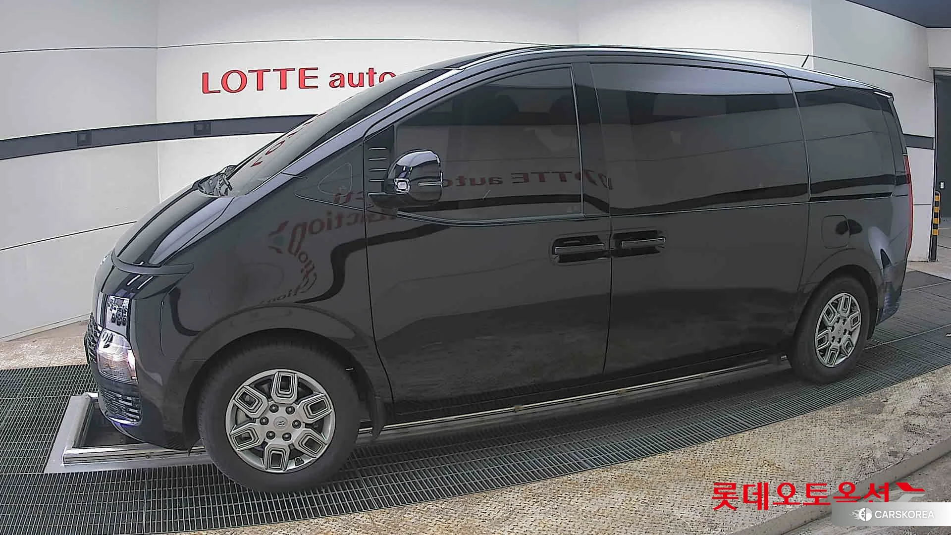 Hyundai Staria 2023 Abyss Black Pearl из Кореи, фото 3