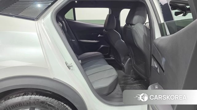 Peugeot e-2008 second generation 2023 Белый из Кореи, фото 3
