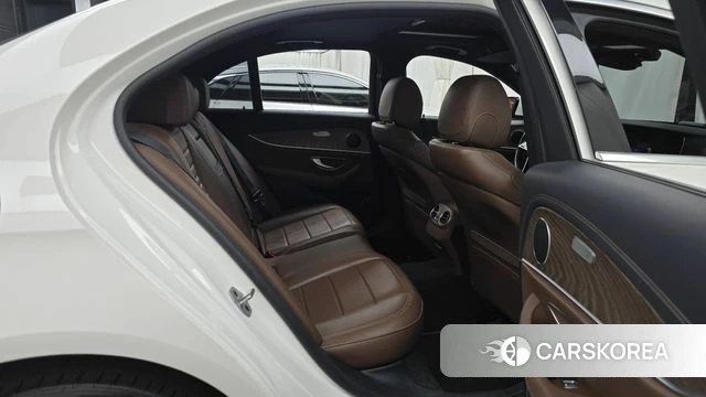 Mercedes-Benz E-Class W213 2021 Белый из Кореи, фото 3