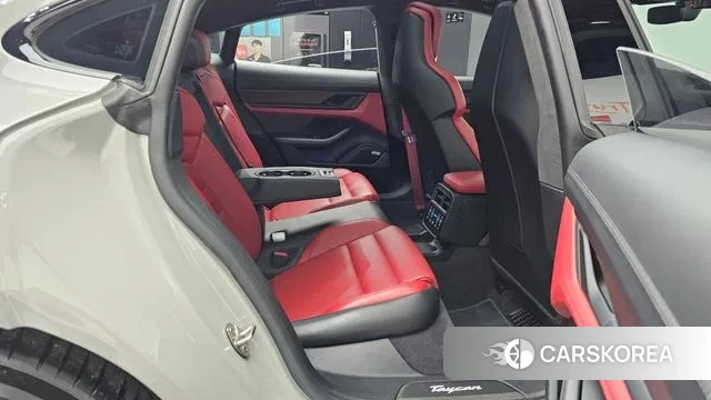 Porsche Taycan 2021 Серебристо-серый из Кореи, фото 3