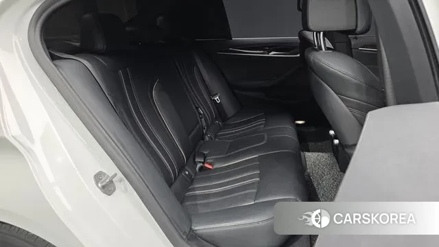 BMW 5 Series (G30) 2021 Белый из Кореи, фото 3