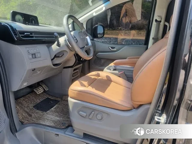 Hyundai Staria 2021 Черный из Кореи, фото 3