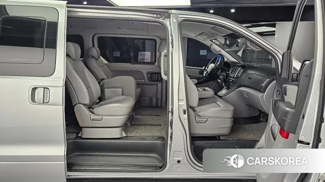 Hyundai The New Grand Starex 2019 Серебристо-серый из Кореи, фото 3