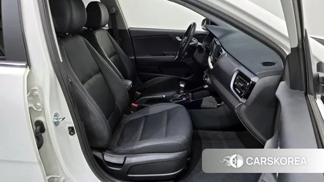 Kia Stonic 2019 Белый из Кореи, фото 3