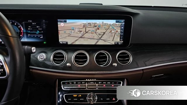 Mercedes-Benz E-Class W213 2020 Белый из Кореи, фото 3