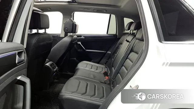 Volkswagen Tiguan second Generation 2022 Белый из Кореи, фото 3