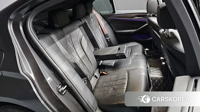 BMW 5 Series (G30) 2018 Серый из Кореи, фото 3