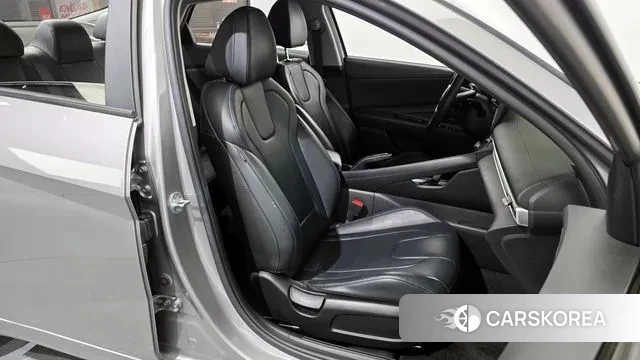 Hyundai Avante (CN7) 2021 Серебристо-серый из Кореи, фото 3