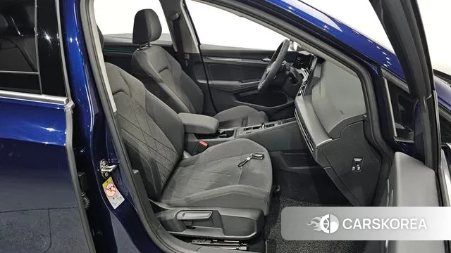 Volkswagen Golf 8th Generation 2022 Синий из Кореи, фото 3