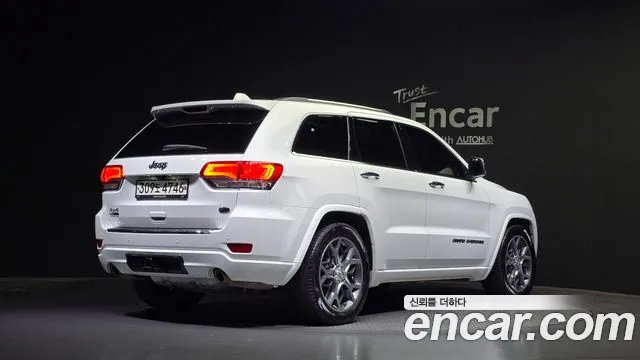 Jeep Grand Cherokee id 2636608 из Кореи 3