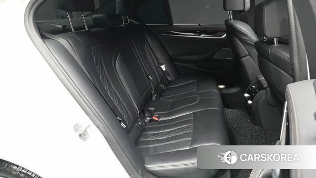 BMW 5 Series (G30) 2022 Белый из Кореи, фото 3