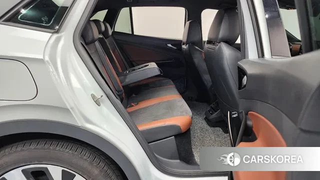 Volkswagen ID.4 2023 Белый из Кореи, фото 3