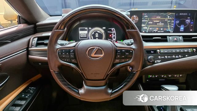 Lexus ES300h 7th generation 2018 Песочный из Кореи, фото 3