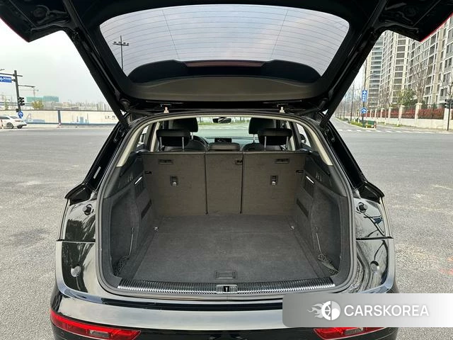 Audi Q5L 2021 Черный из Китая, фото 3