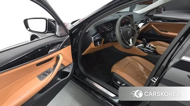 BMW 5 Series (G30) 2020 Черный из Кореи, фото 3