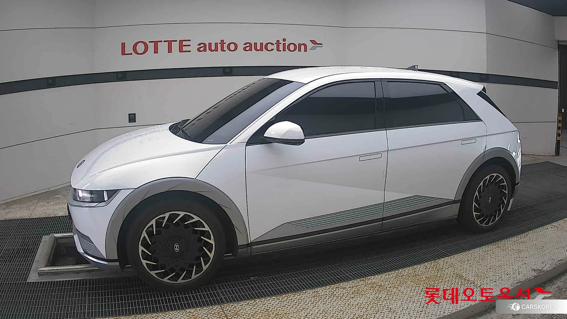 Hyundai IONIQ 5 2023 Atlas White из Кореи, фото 3