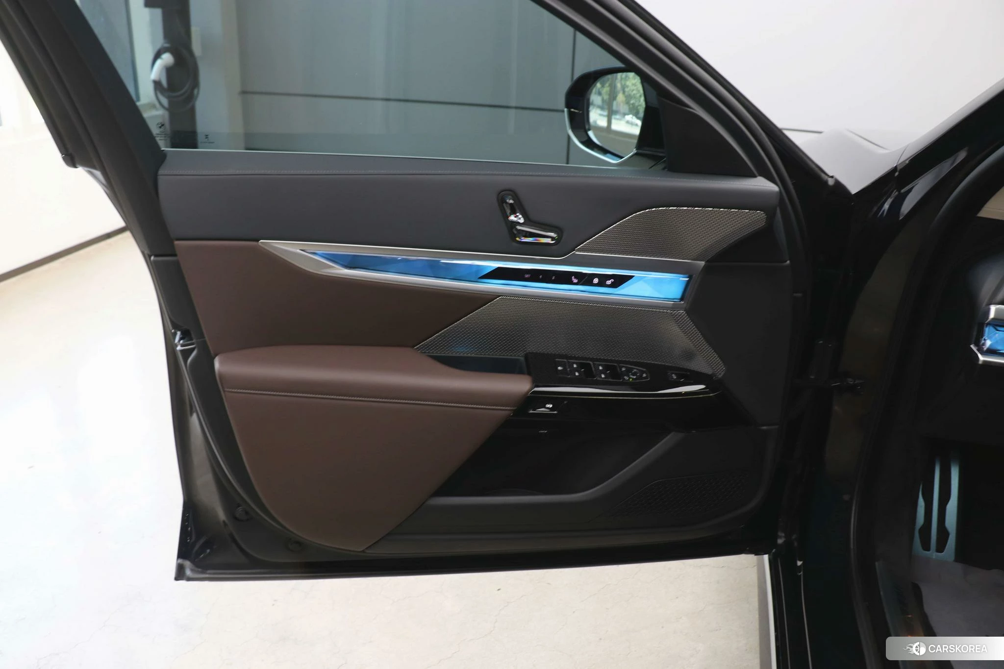 BMW 7 series 2022 Черный из Китая, фото 3