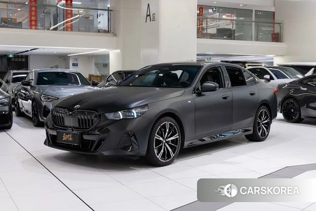 BMW 5 series 2025 Черный из Китая, фото 3