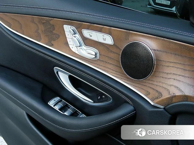 Mercedes-Benz E-Class W213 2018 Синий из Кореи, фото 3