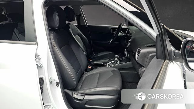 Hyundai Venue 2022 Белый из Кореи, фото 3