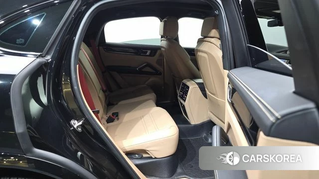 Porsche Cayenne (PO536) 2022 Черный из Кореи, фото 3